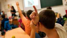 Un joven atiende en clase, foto de archivo / Europa Press