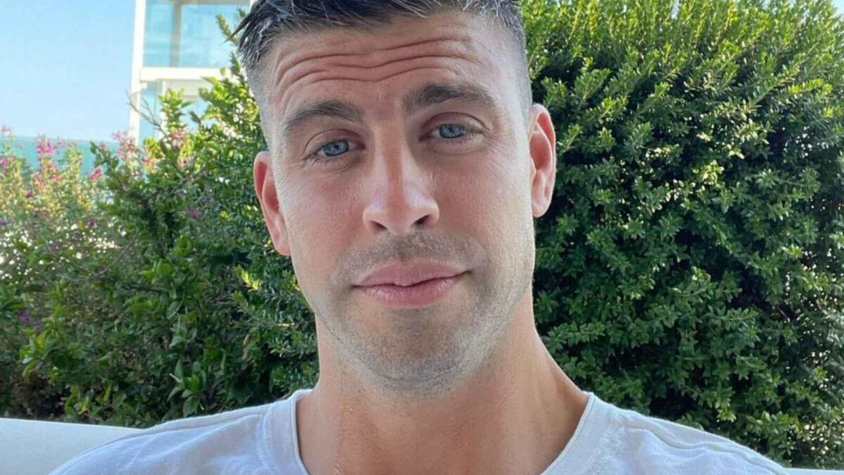 Gerard Piqué publica selfies con su nuevo afeitado