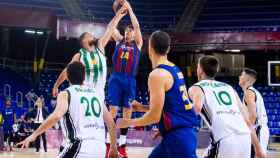 Kuric, en una acción del Barça-Joventut / FCB