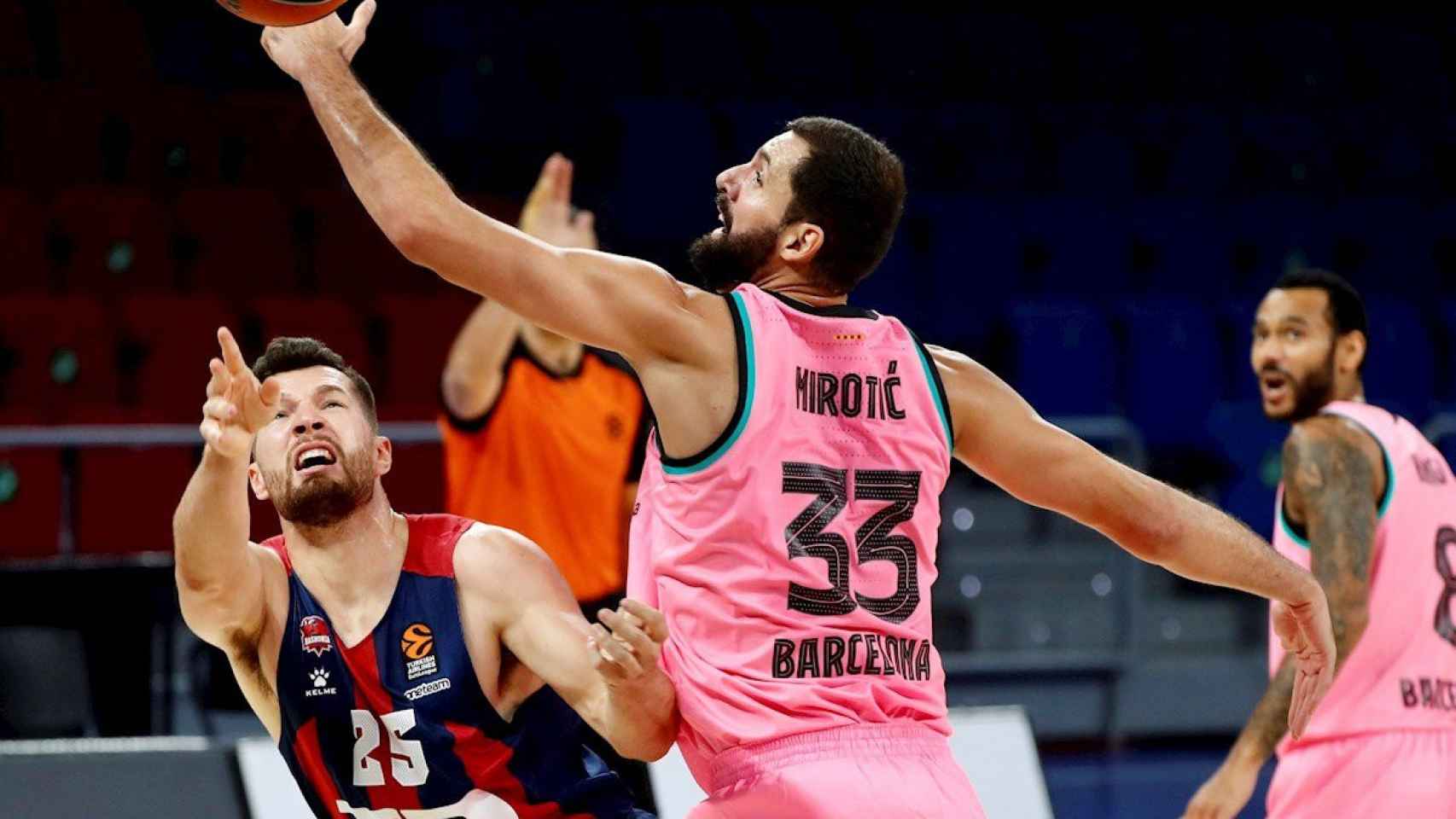 Nikola Mirotic en el partido contra Baskonia EFE