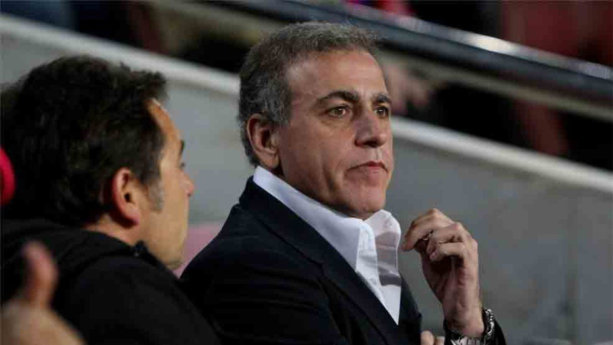 André Cury, viendo un partido del Barça, en una foto de archivo / EFE