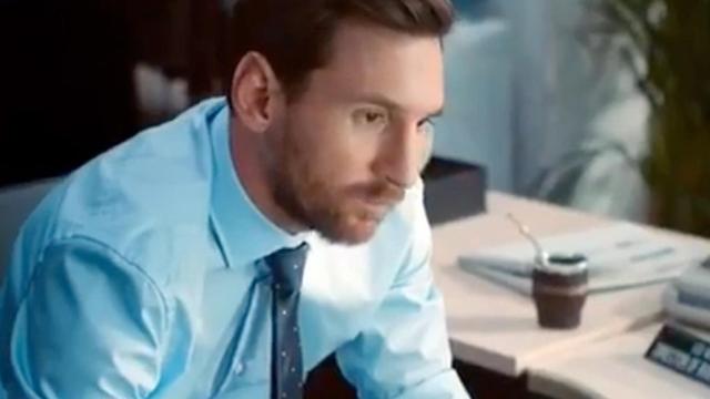 Leo Messi vestido con camisa y corbata en la última campaña de Adidas / INSTAGRAM