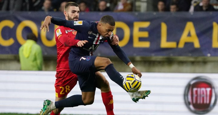 Mbappé, en una acción con el PSG | EFE