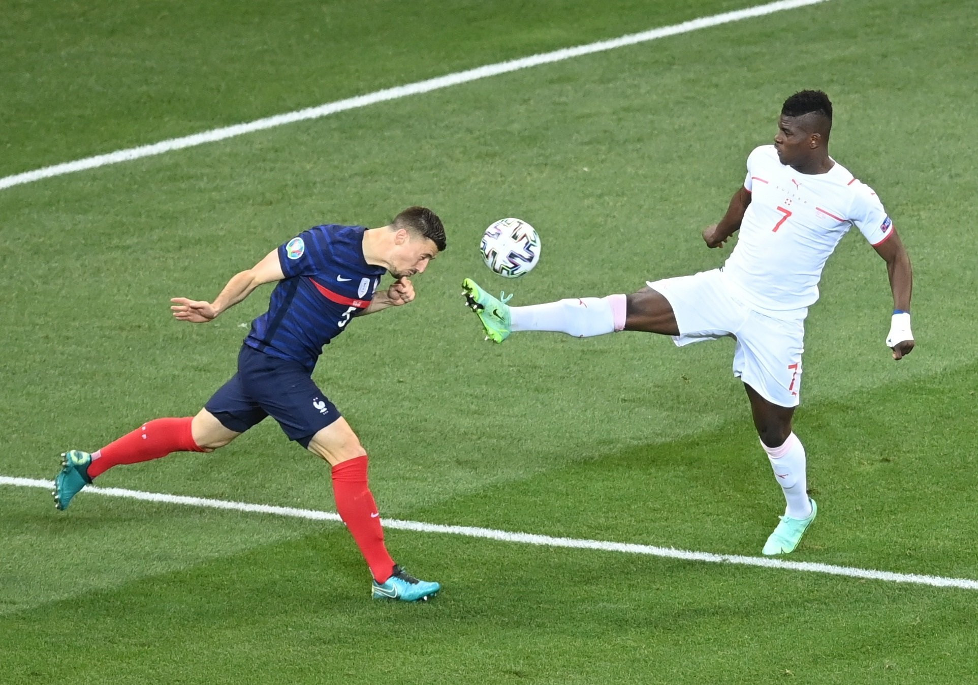 Clement Lenglet en una acción del partido entre Francia y Suiza, en la Eurocopa / EFE