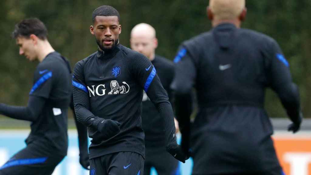 Wijnaldum entrenando con la selección holandesa / KNVB