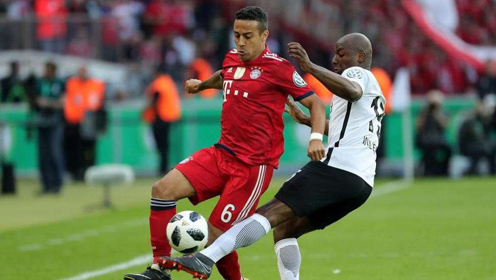 Una foto de archivo de Thiago Alcántara con el Bayern de Munich / EFE