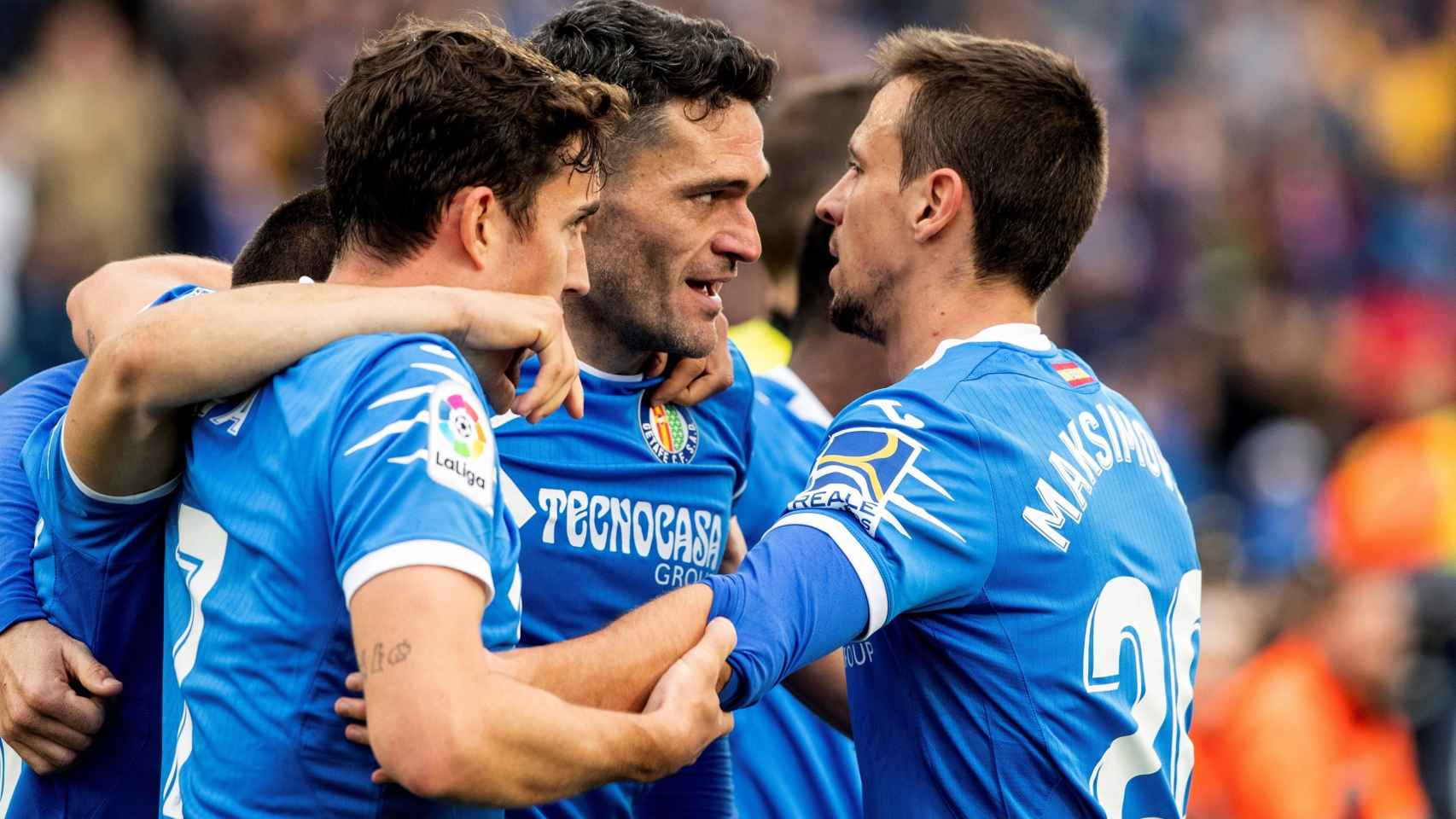 Molina y Mata celebrando un gol del Getafe contra el Valencia / EFE