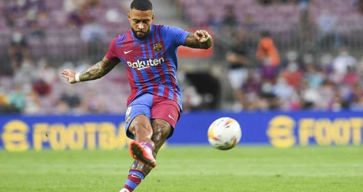 Memphis Depay en una acción contra la Real Sociedad, donde mostró su conexión con Griezmann / FCB