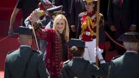 Cristina Cifuentes, presidenta de la Comunidad de Madrid, a su llegada a los actos oficiales del Dos de Mayo / EFE