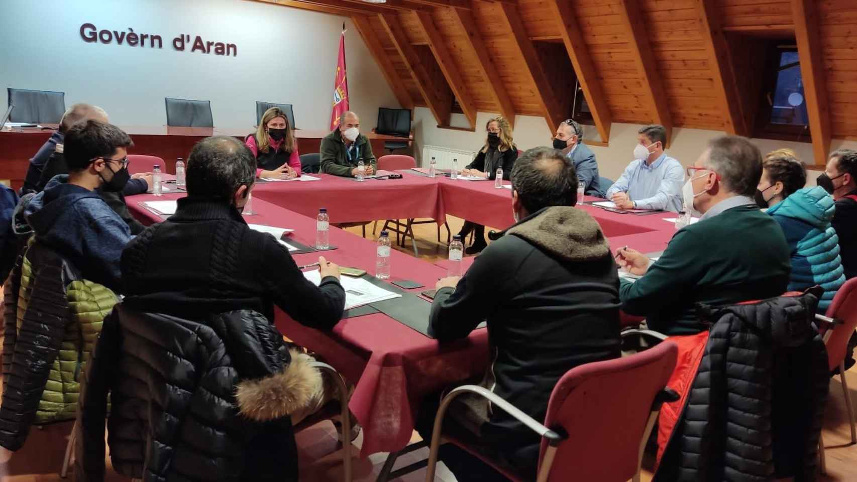 Reunión del Consejo Económico y Social del Vall d’Aran, donde se ha presentado la información referente a los JJOO de Invierno y se ha votado a favor de la candidatura olímpica en los Pirineos / CONSELH GENERAU D'ARAN