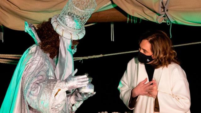 La alcaldesa de Barcelona, Ada Colau, en un acto poco antes de sus vacaciones de Navidad / EP