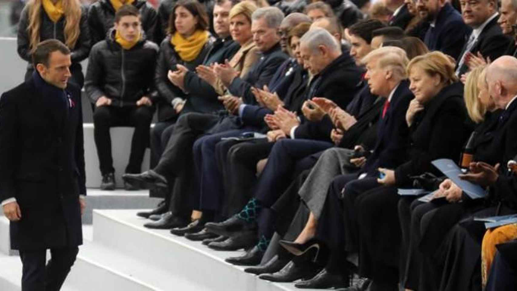 El presidente de Francia, Emmanuel Macron, durante el acto de conmemoración del final de la I Guerra Mundial entre pueblo de Europa / EFE