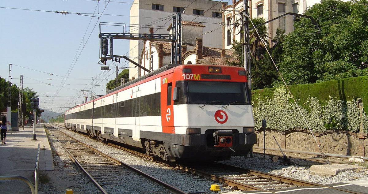 Un convoy de Rodalies de Renfe en plena circulación / EP