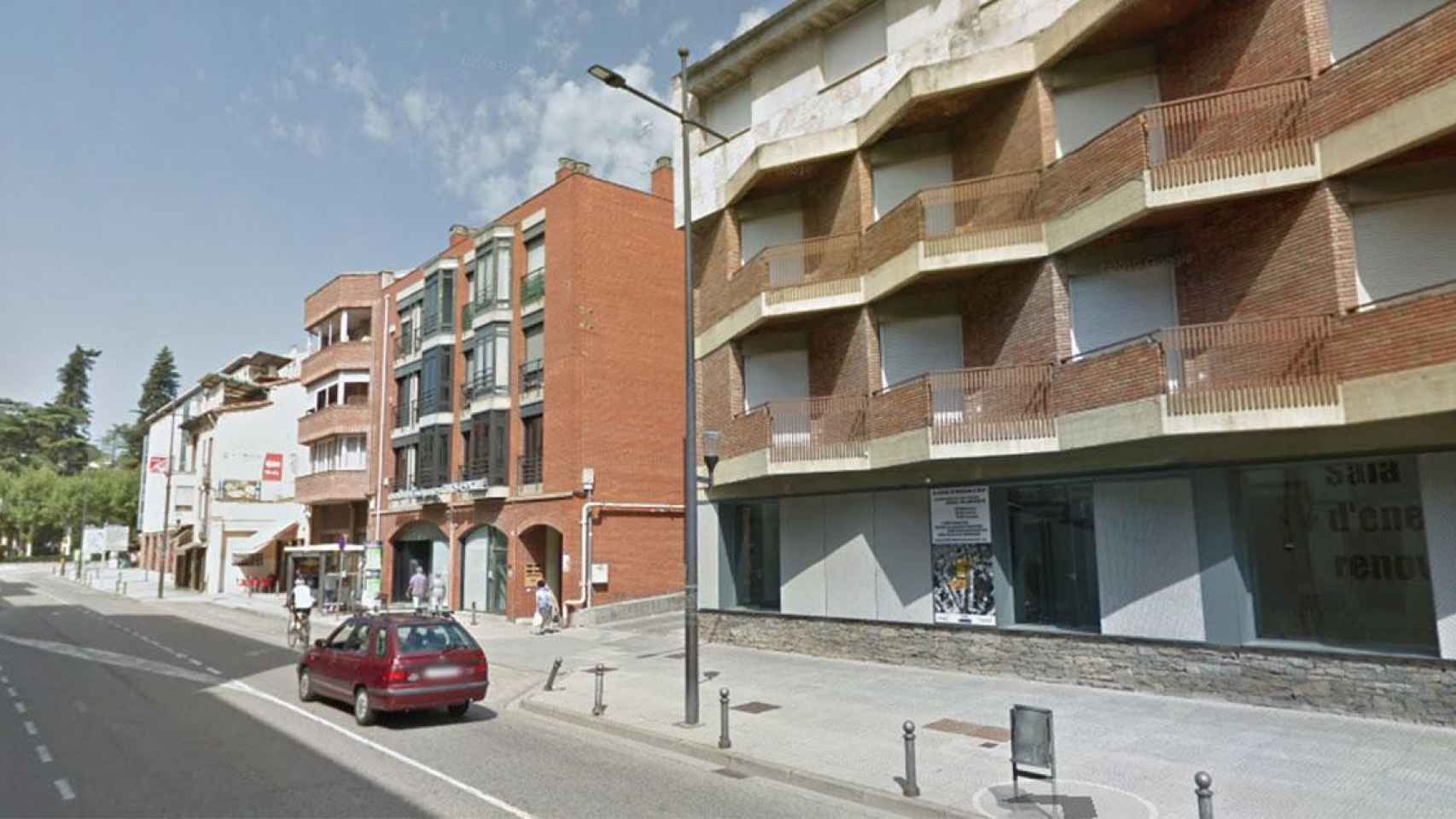 Vistas de la calle de Camil Mulleras, en Olot, donde ha tenido lugar la agresión / GOOGLE MAPS