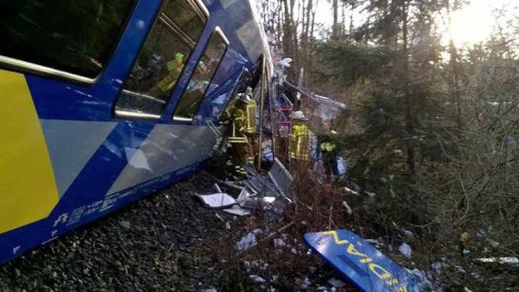 Los dos trenes han colisionado de cara en una zona al norte de Baviera.