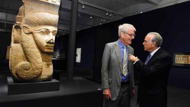 Isidre Fainé (derecha) junto con  Richard Lambert, el presidente del Patronato del British Museu (izquierda)
