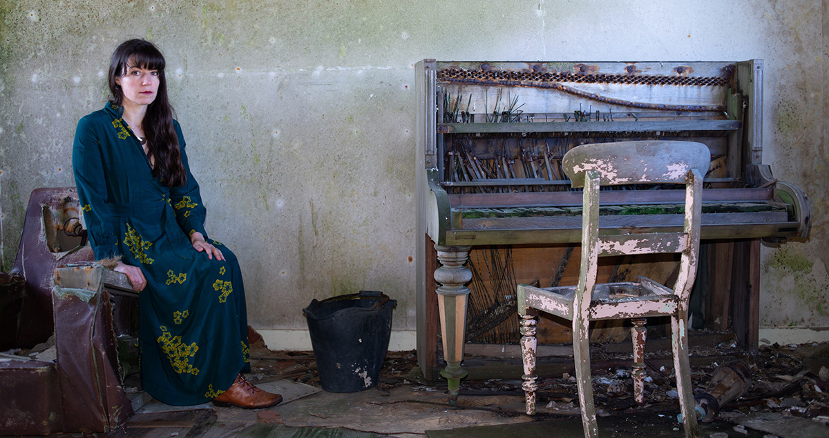 Cal Flyn, autora del libro 'Islas del abandono' / REBECA MARR