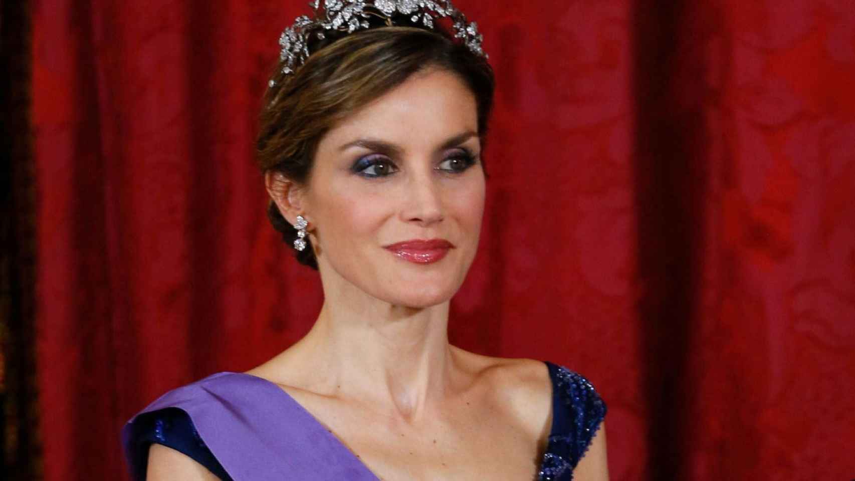 Doña Letizia con una tiara floral / EFE