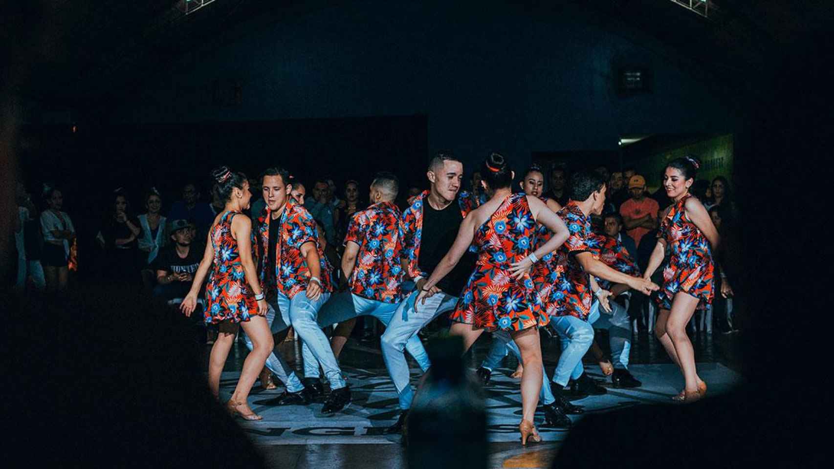 Una de las muchas clases de salsa gratuitas en Barcelona / FRAN ROMERO - UNSPLASH