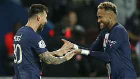 Leo Messi y Neymar Jr celebran un gol con el PSG / EFE