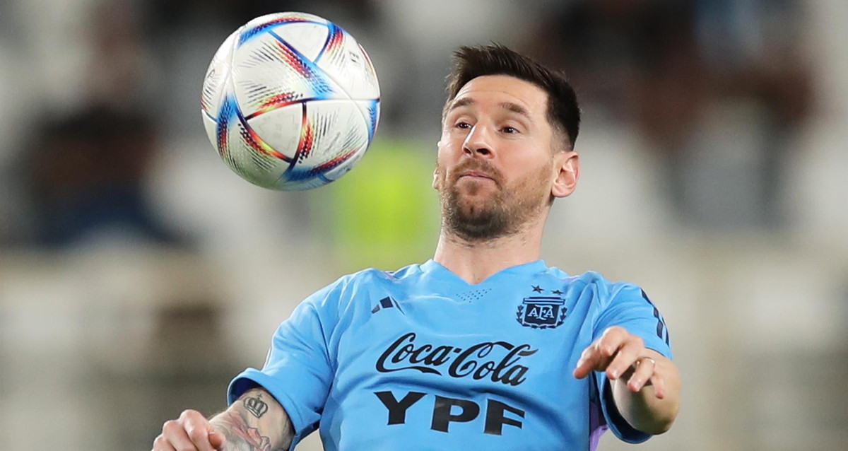 Leo Messi durante un entrenamiento con la selección argentina en Abu Dhabi