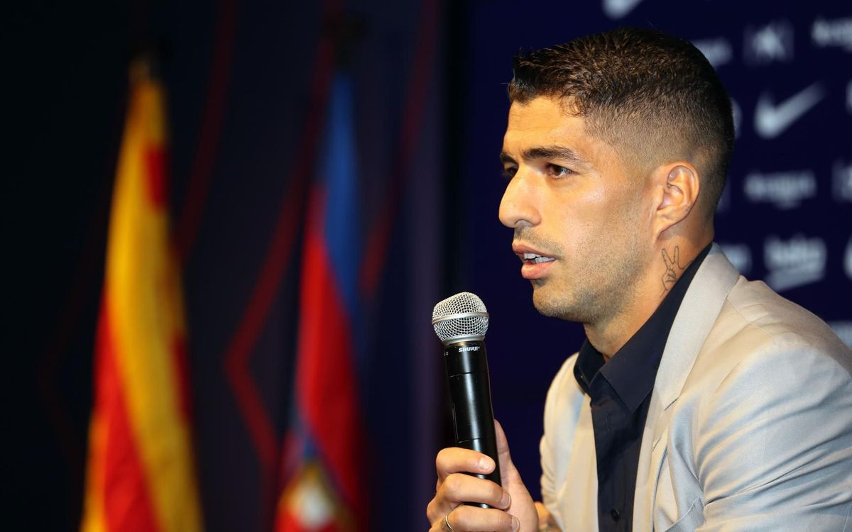 Luis Suárez durante su acto de despedida /FCB