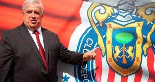 Albert Benaiges durante su presentación por el Chivas de México / CHIVAS