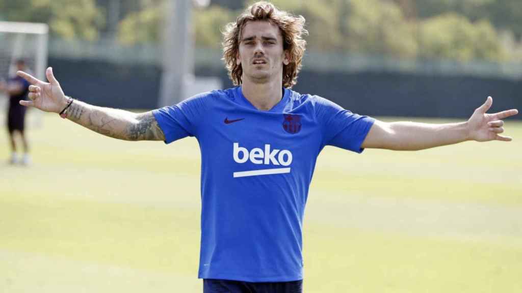 Una foto de Antoine Griezmann, entre la espada y la pared / FCB