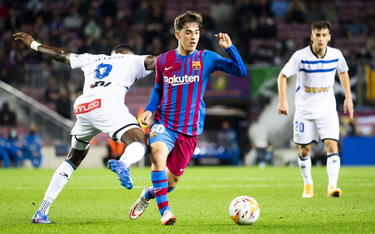 Gavi, en un partido de Liga de esta temporada con el Barça / FCB