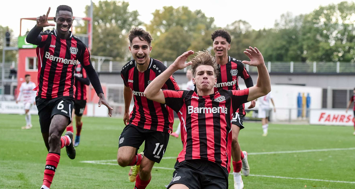 Iker Bravo, delantero formado en la Masia, celebrando un gol con el filial del Bayer Leverkusen / BAYER