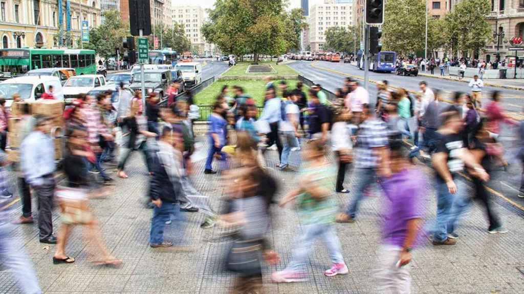 Personas en la ciudad / UNSPLASH