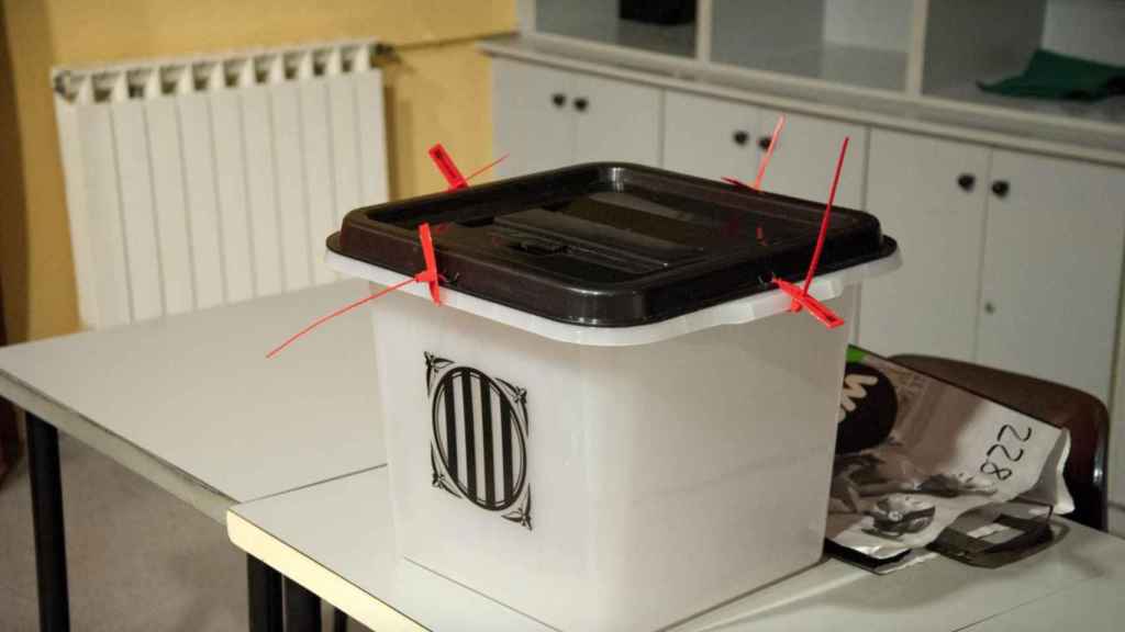 Una urna durante el referéndum ilegal del 1-O