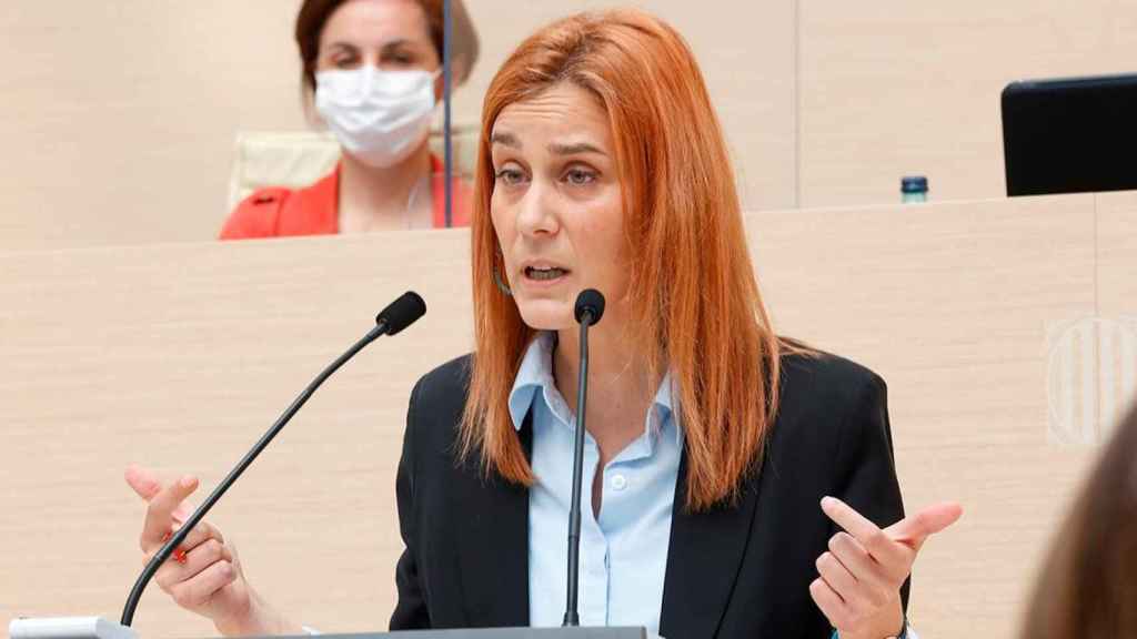 La líder de En Comú-Podem, Jéssica Albiach, durante su intervención en la segunda sesión del debate de investidura del candidato de ERC, Pere Aragonès / QUIQUE GARCÍA - EFE