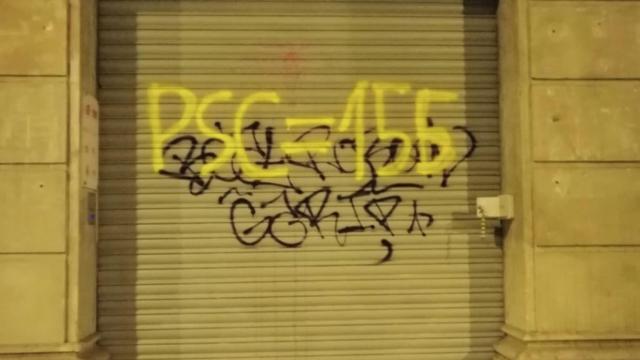 Pintada del ataque en la persiona de la sede de los socialistas en Barcelona / PSC