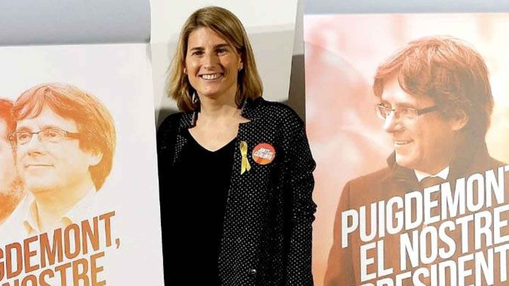 Elsa Artadi, portavoz de JxCat, en un acto electoral en el que recordaba a su jefe de lista, Carles Puigdemont / EFE