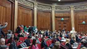 Activistas de la PAH irrumpen en un acto del Colegio de Abogados de Barcelona - CG