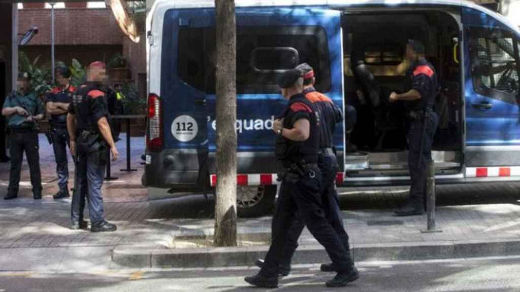 Dispositivo policial que detuvo a los miembros ingresados en prisión / MOSSOS