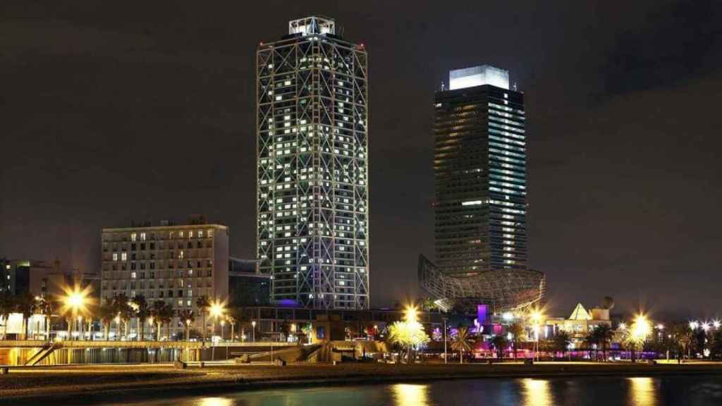 Vista de una de las zonas más turísticas de Barcelona, la playa de la Barceloneta / EFE