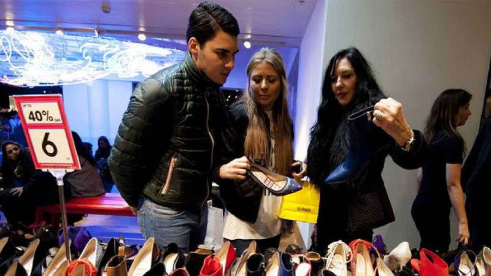 La campaña de rebajas generará un 13% más de empleos que en el año pasado.