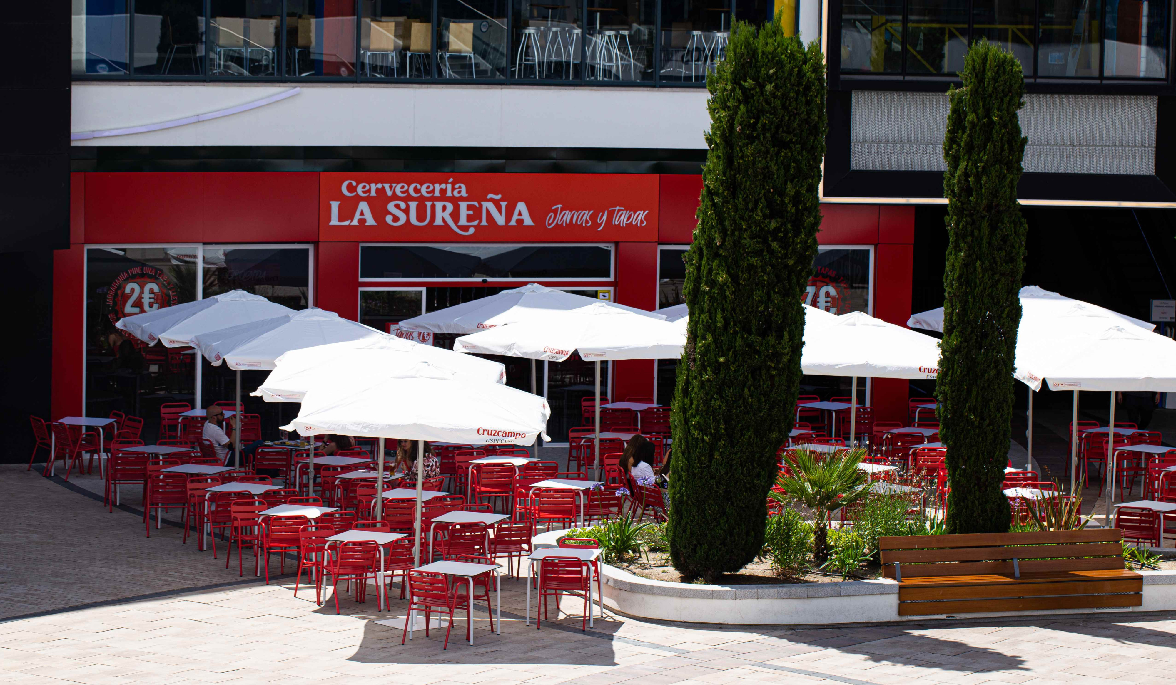 Nueva imagen de Cervecería La Sureña Jarras y Tapas / RESTALIA