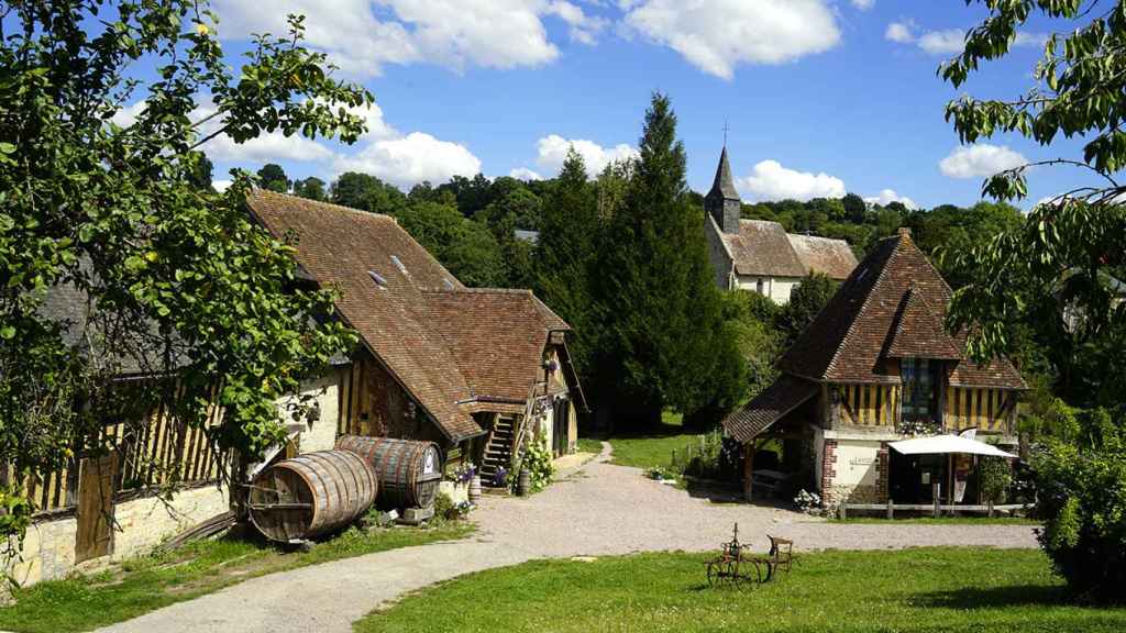 En la idílica bodega Le Manoir de Grandouet llevan desde 1792 elaborando bebidas y licores / YOLANDA CARDO - CG