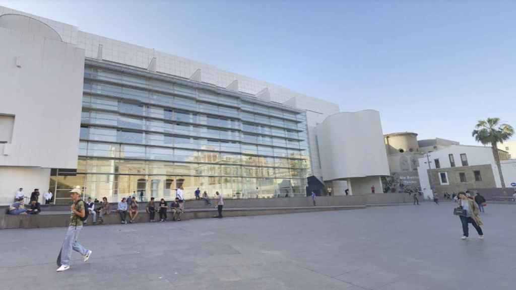 Fachada del Macba / MAPS