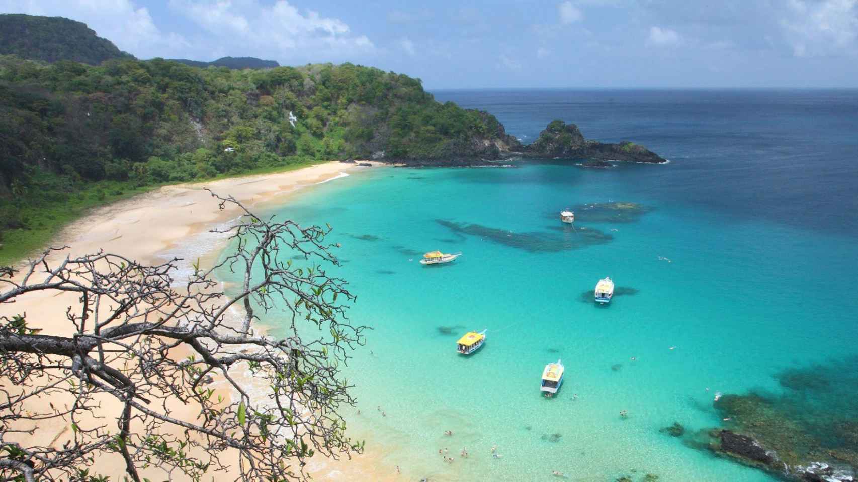 Baia Do Sancho, en Fernando de Noronha donde ha dado a luz la mujer / BRASIL TURISMO