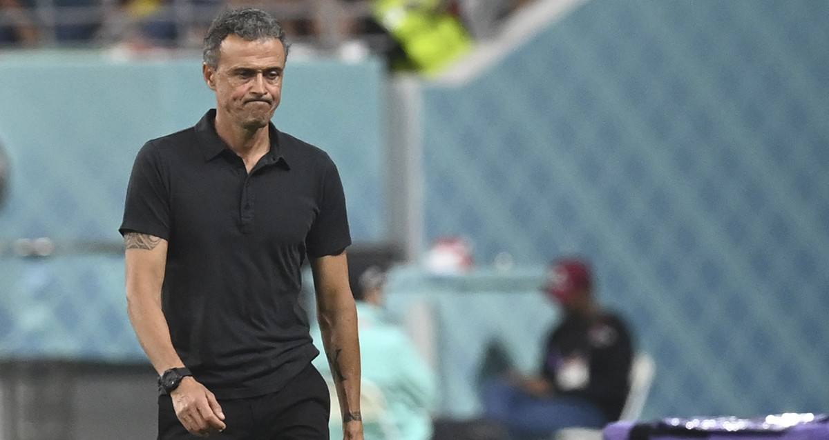 Luis Enrique, fastidiado, después de la derrota de España ante Japón / EFE