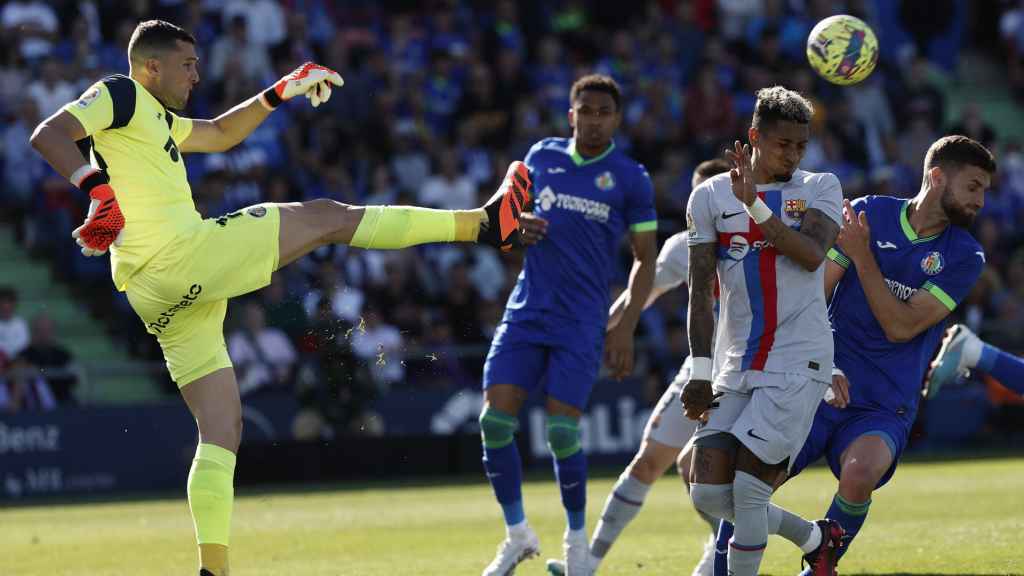 Imagen del césped durante el Getafe-Barça / EFE