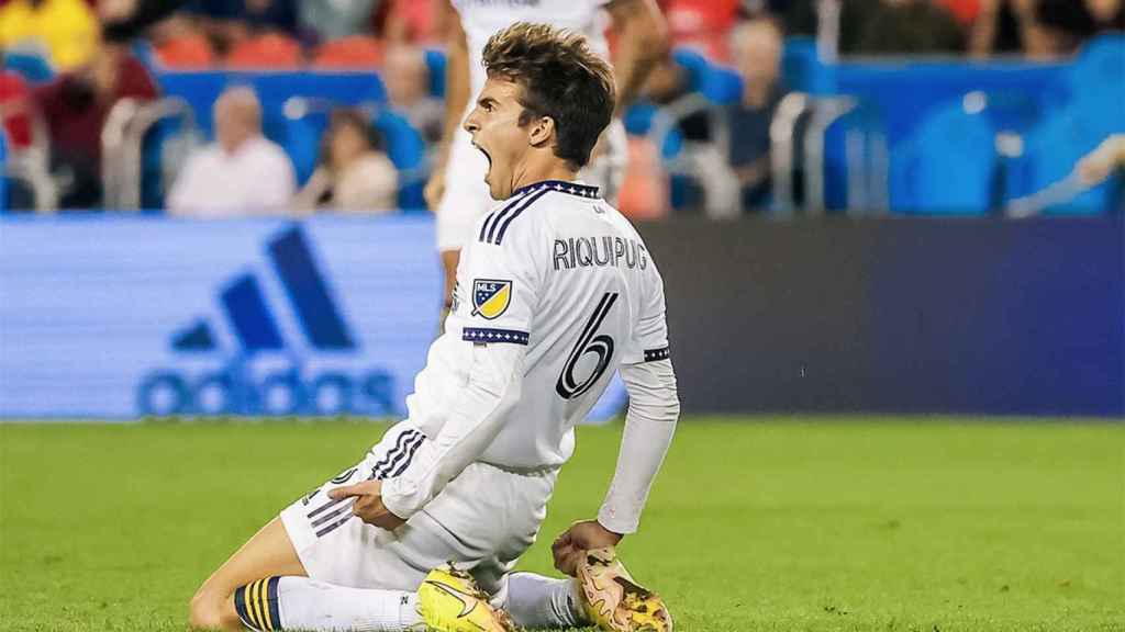 Riqui Puig, celebrando un gol marcado con Los Ángeles Galaxy / REDES