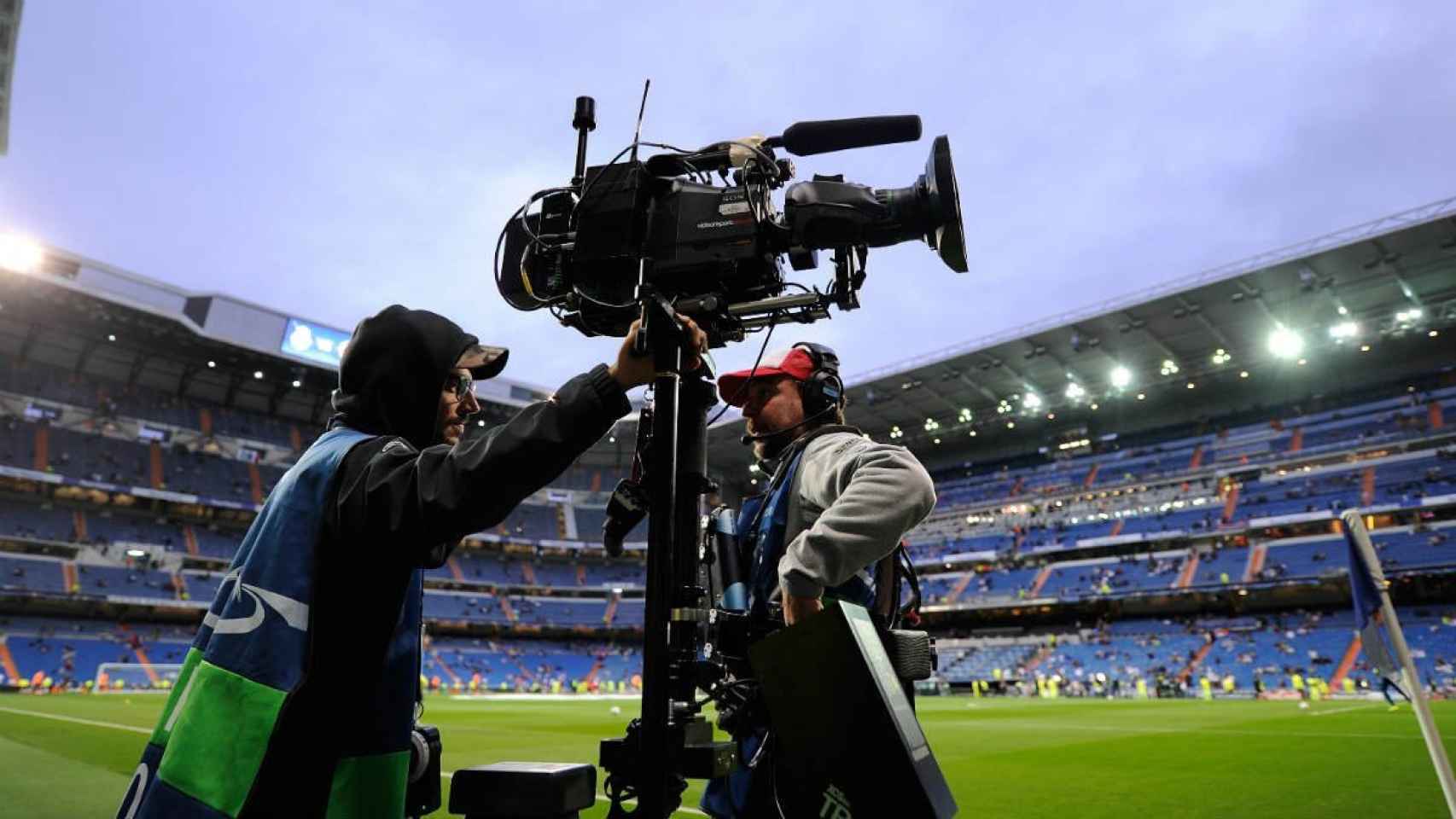 Una cámara de televisión en el Bernabéu / Redes