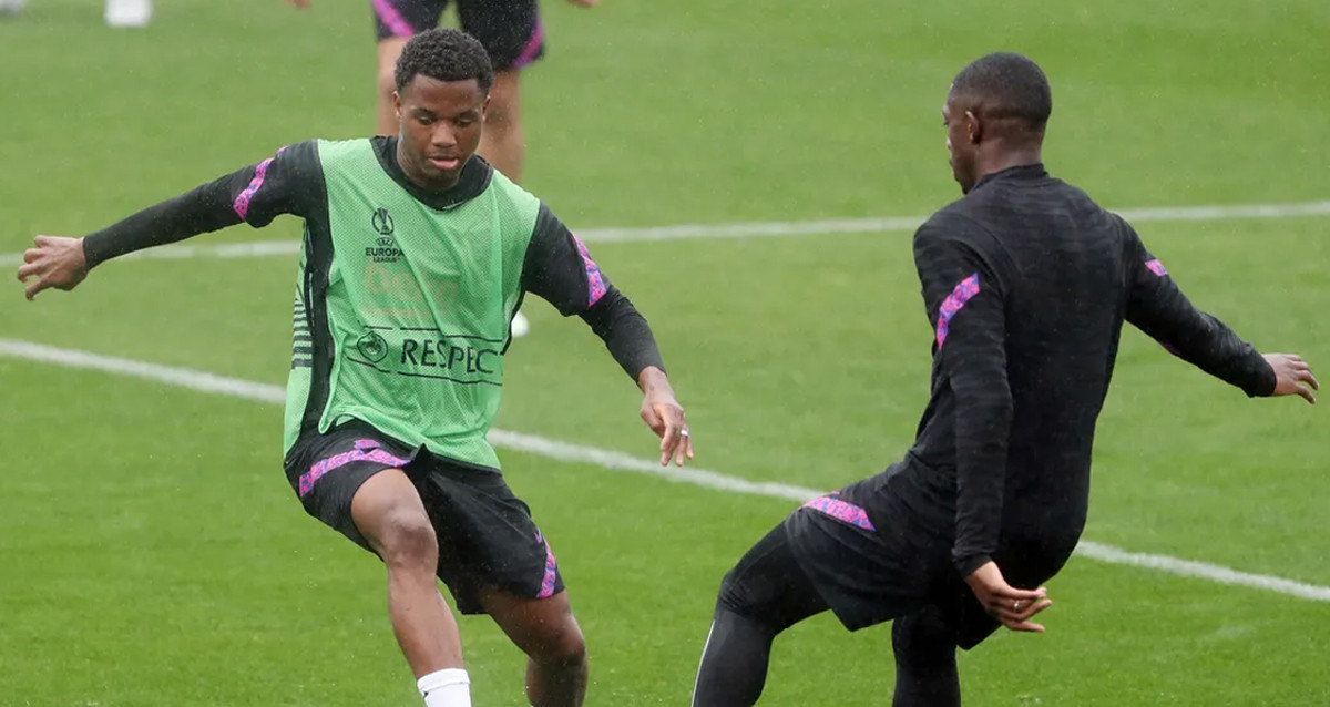 Ansu Fati y Ousmane Dembelé, en un entrenamiento del Barça / FCB