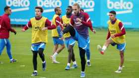 Jugadores del Barça entrenando / FCB