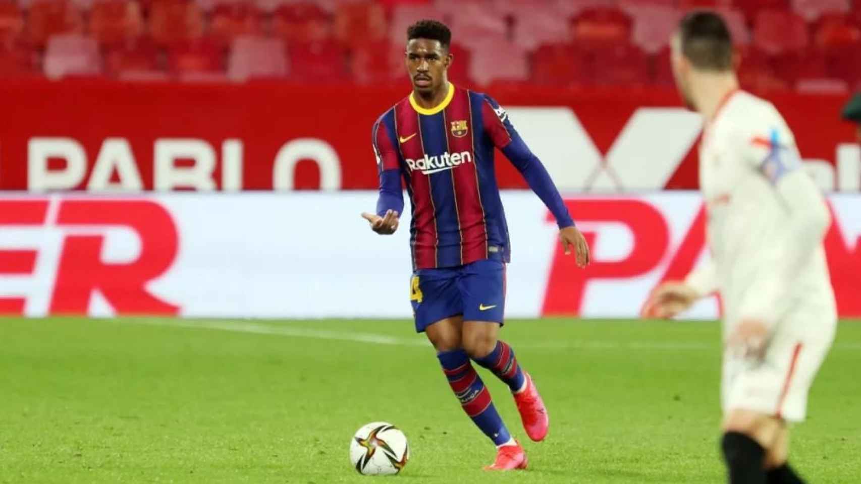 Junior Firpo ante el Sevilla en la ida de las semifinales de la Copa del Rey / FCB